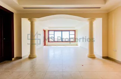 Apartment - 2 Bedrooms - 3 Bathrooms for rent in West Porto Drive - Porto Arabia - The Pearl Island - Doha
