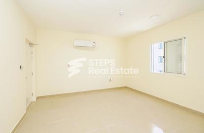 Labor Camp - Studio - 7+ Bathrooms for rent in East Industrial Street - Birkat Al Awamer - Al Wakra