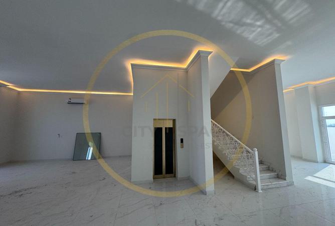 53572092 - Property Image 3