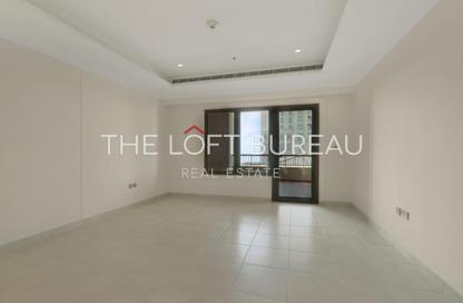 Apartment - 2 Bedrooms - 3 Bathrooms for rent in Tower 31 - Porto Arabia - The Pearl Island - Doha