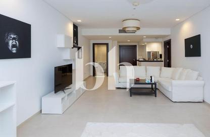 Apartment - 1 Bedroom - 2 Bathrooms for sale in Viva West - Viva Bahriyah - The Pearl Island - Doha