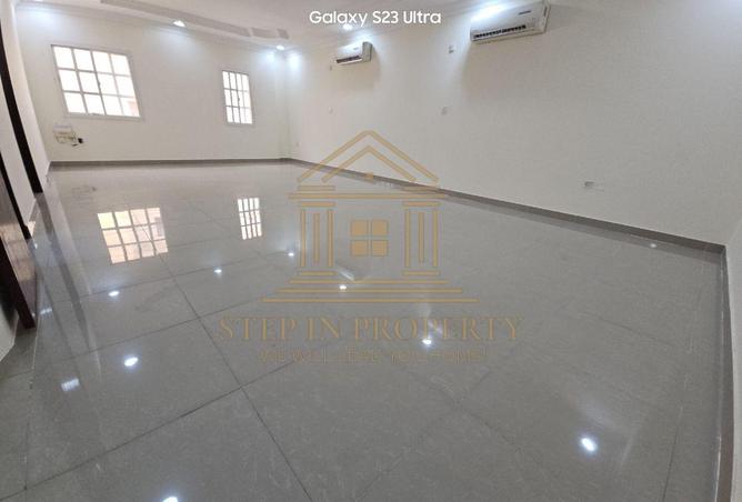 60892305 - Property Main Image