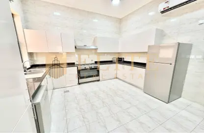 فيلا - 5 غرف نوم - 8 حمامات للايجار في سميسمة - سميسمة - الخور