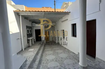 فيلا - 5 غرف نوم - 3 حمامات للايجار في فريج بن عمران - الدوحة