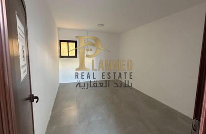 فيلا - 5 غرف نوم - 3 حمامات للايجار في فريج بن عمران - الدوحة