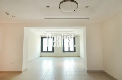 شقة - غرفة نوم - 2 حمامات للبيع في طريق بورتو الشرقي - بورتو أرابيا - جزيرة اللؤلؤة - الدوحة