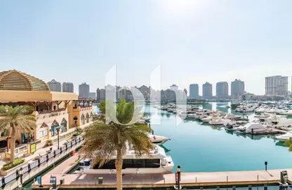 تاون هاوس - 2 غرف نوم - 3 حمامات للايجار في طريق بورتو الغربي - بورتو أرابيا - جزيرة اللؤلؤة - الدوحة