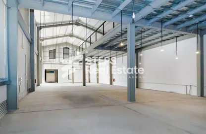 Warehouse - Studio - 1 Bathroom for sale in Industrial Area 4 - Industrial Area - Industrial Area - Doha