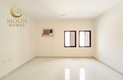 Apartment - 3 Bedrooms - 3 Bathrooms for rent in Umm Ghuwailina 4 - Umm Ghuwailina - Doha