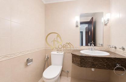 Apartment - 1 Bedroom - 2 Bathrooms for rent in East Porto Drive - Porto Arabia - The Pearl Island - Doha