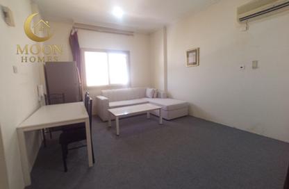 Apartment - 1 Bedroom - 1 Bathroom for rent in Umm Ghuwailina 4 - Umm Ghuwailina - Doha