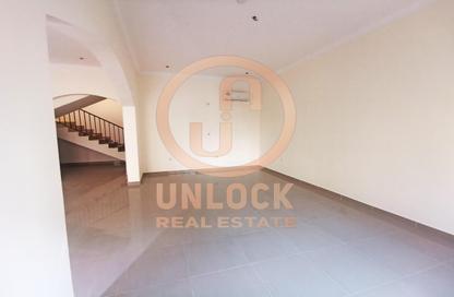 Staff Accommodation - 5 Bedrooms - 4 Bathrooms for rent in Umm Salal Ali - Umm Salal Ali - Doha