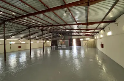 Warehouse - Studio - 2 Bathrooms for rent in Industrial Area 5 - Industrial Area - Industrial Area - Doha