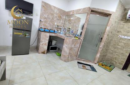 Apartment - Studio - 1 Bathroom for rent in Umm Ghwailina Comm - Umm Ghuwalina - Umm Ghuwailina - Doha