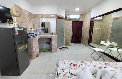 Apartment - Studio - 1 Bathroom for rent in Umm Ghwailina Comm - Umm Ghuwalina - Umm Ghuwailina - Doha Apartment - Studio - 1 Bathroom for rent in Umm Ghwailina Comm - Umm Ghuwalina - Umm Ghuwailina - Doha