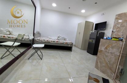 Apartment - Studio - 1 Bathroom for rent in Umm Ghwailina Comm - Umm Ghuwalina - Umm Ghuwailina - Doha