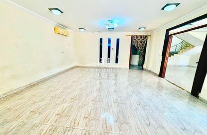 Villa - 5 Bedrooms - 7 Bathrooms for rent in Ain Khaled Villas - Ain Khaled - Doha