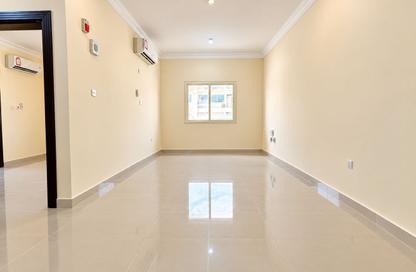 Apartment - 2 - 2 for rent in Bin Omran 35 - Fereej Bin Omran - Doha