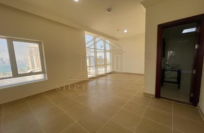 Apartment - 3 Bedrooms - 3 Bathrooms for rent in Al Khair Tower - Corniche Road - Corniche Road - Doha