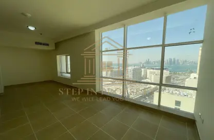 Apartment - 3 Bedrooms - 3 Bathrooms for rent in Al Khair Tower - Corniche Road - Corniche Road - Doha
