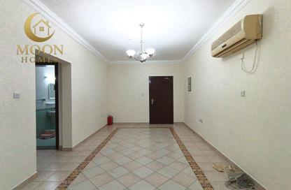 Apartment - 2 Bedrooms - 2 Bathrooms for rent in Salaja Street - Doha Al Jadeed - Doha