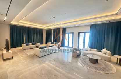 Villa - 5 Bedrooms - 7 Bathrooms for rent in La Plage Villas - The Villas - The Pearl Island - Doha