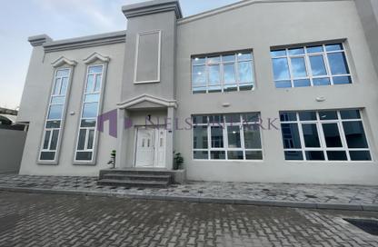 Compound - 4 Bedrooms - 4 Bathrooms for rent in Wadi Al Markh - Muraikh - AlMuraikh - Doha