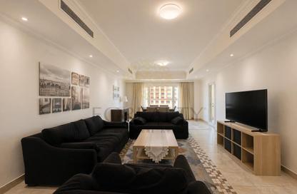Apartment - 2 Bedrooms - 3 Bathrooms for rent in West Porto Drive - Porto Arabia - The Pearl Island - Doha