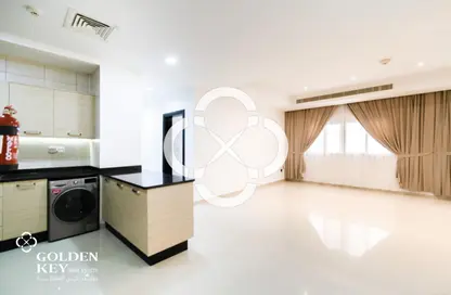 Apartment - 2 Bedrooms - 2 Bathrooms for rent in Al Nasr Street - Al Nasr - Doha