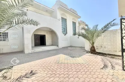 فيلا - 3 غرف نوم - 5 حمامات للايجار في سلاطة الجديدة - سلاطة - الدوحة