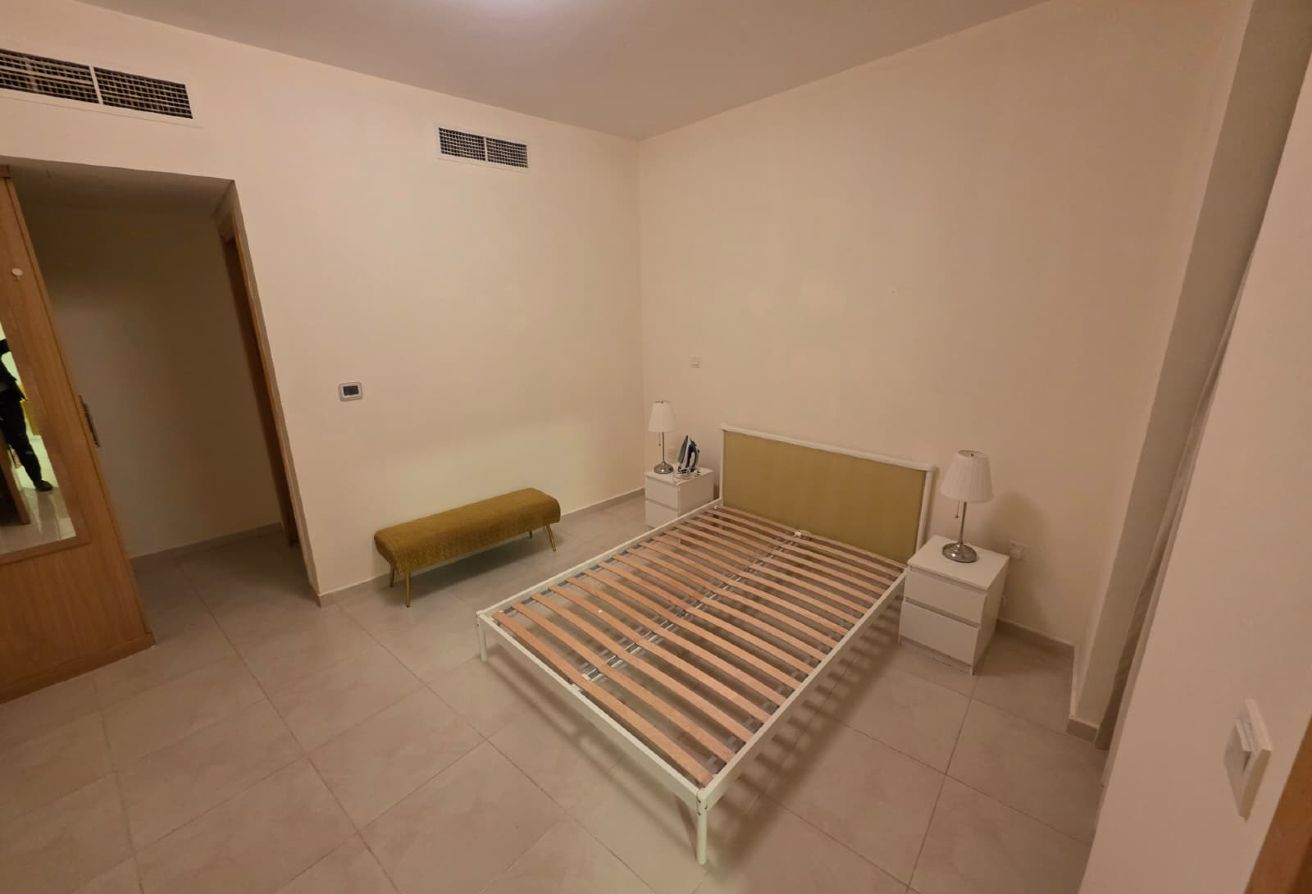 COZY 1 BHK FULLY FURNISHED CLOSE TO TRAMSTATION thumbnail 19