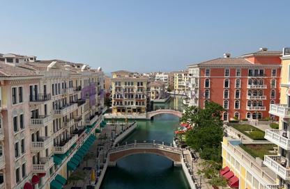 Apartment - 2 Bedrooms - 3 Bathrooms for rent in Carnaval - Qanat Quartier - The Pearl Island - Doha