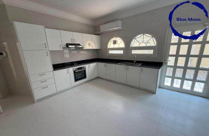 Villa - 5 - 7 for rent in Omar Al Mukhtar Street - Diplomatic Area - Doha