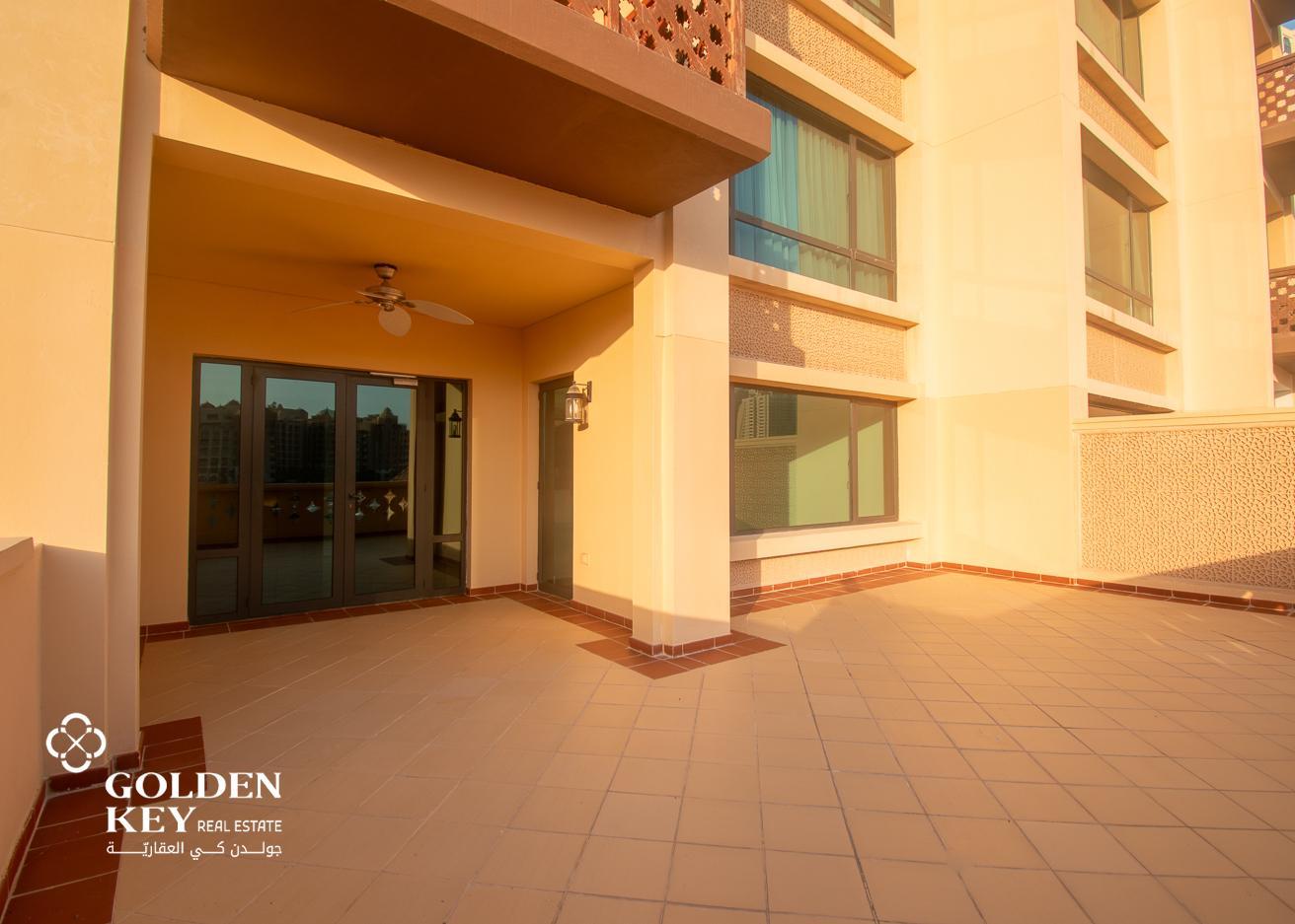 NO COMMISSION | 1BR+Office Townhouse | Big Terrace