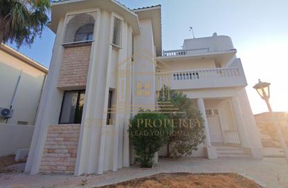Villa - 3 Bedrooms - 4 Bathrooms for rent in Salata Villas - Salata - Doha