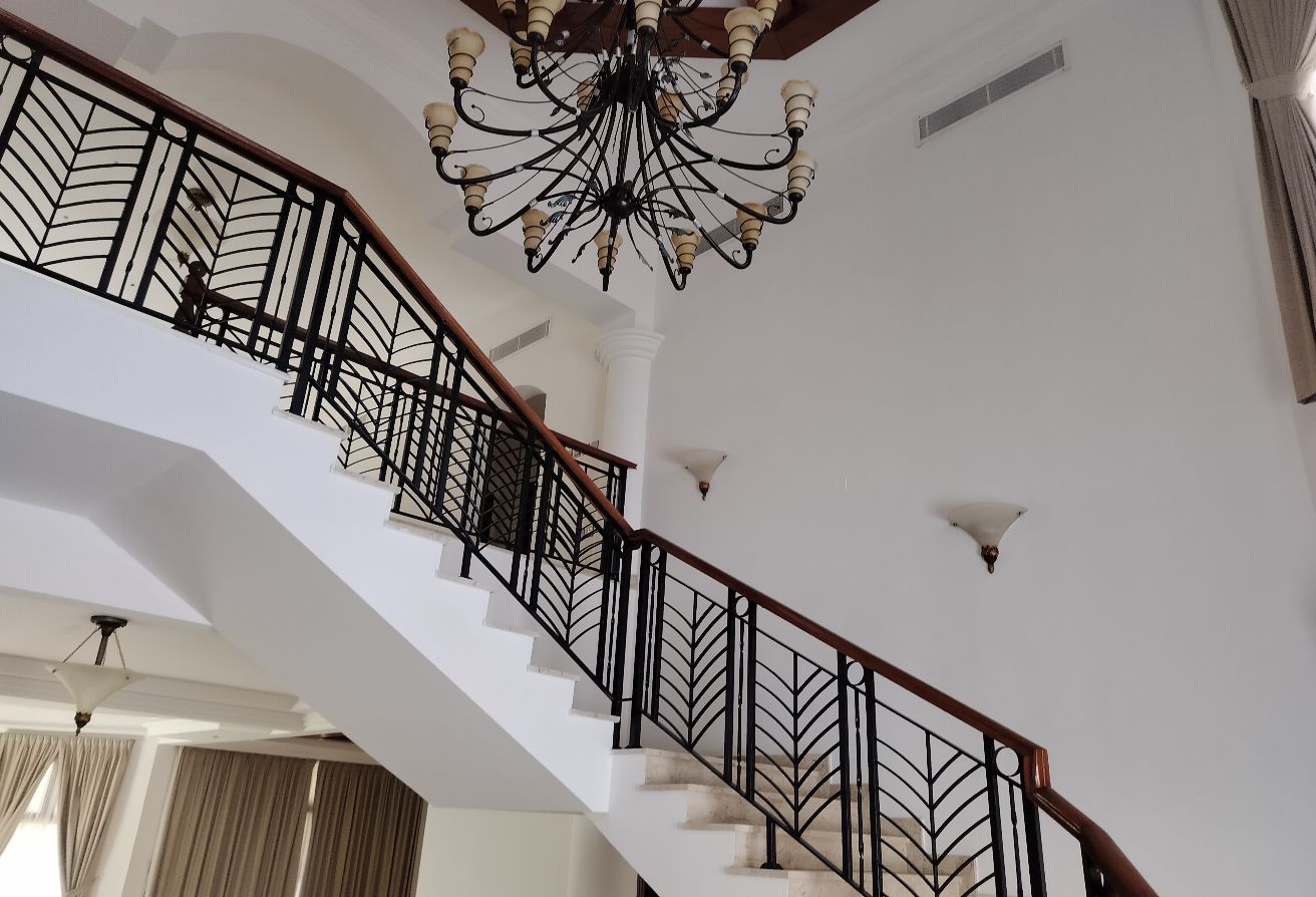 LAGOONA Semi Furnished 5 Bedroom Villa with Maid thumbnail 7