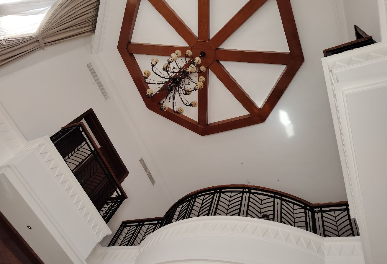 LAGOONA Semi Furnished 5 Bedroom Villa with Maid thumbnail 2