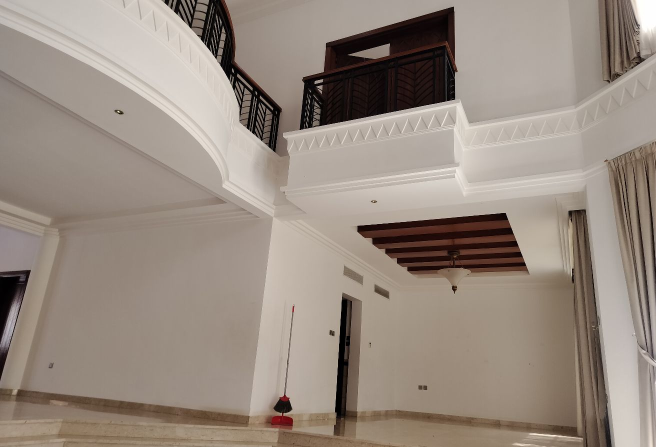 LAGOONA Semi Furnished 5 Bedroom Villa with Maid thumbnail 5