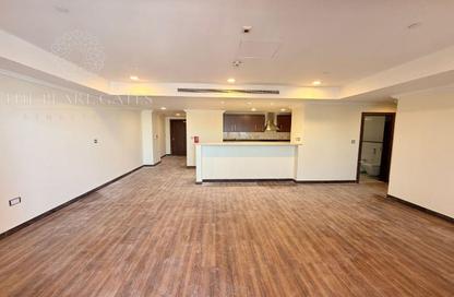 Apartment - 2 Bedrooms - 3 Bathrooms for rent in East Porto Drive - Porto Arabia - The Pearl Island - Doha
