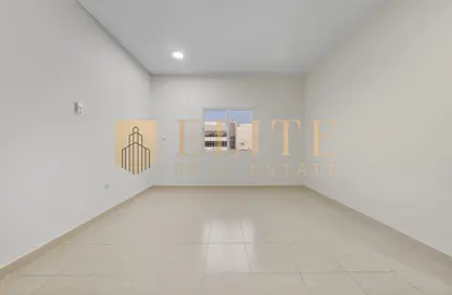 Apartment - 2 Bedrooms - 1 Bathroom for rent in Salwa Road - Al Aziziyah - Doha