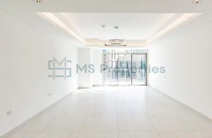 Apartment - 2 Bedrooms - 3 Bathrooms for rent in Crystal Residence - Gewan Island - The Pearl Island - Doha