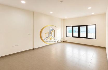 Apartment - 3 Bedrooms - 3 Bathrooms for rent in Al Nasr Street - Al Nasr - Doha