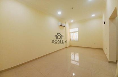Apartment - 2 Bedrooms - 2 Bathrooms for rent in Hiteen Street - Al Muntazah - Doha