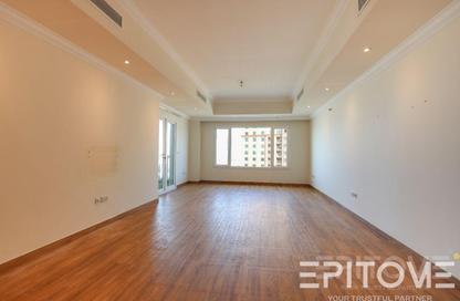 Apartment - 2 Bedrooms - 3 Bathrooms for sale in West Porto Drive - Porto Arabia - The Pearl Island - Doha
