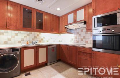 Apartment - 2 Bedrooms - 3 Bathrooms for sale in West Porto Drive - Porto Arabia - The Pearl Island - Doha