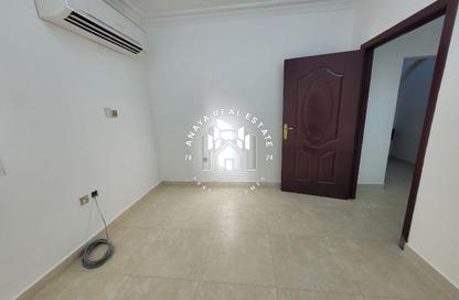 Villa - 2 Bedrooms - 1 Bathroom for rent in Al Nuaija Street - Al Nuaija - Doha