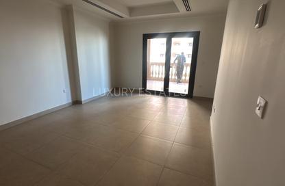Apartment - 1 Bedroom - 2 Bathrooms for rent in Porto Arabia Townhouses - Porto Arabia - The Pearl Island - Doha