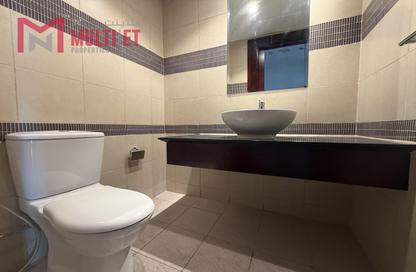 Apartment - 2 Bedrooms - 3 Bathrooms for rent in East Porto Drive - Porto Arabia - The Pearl Island - Doha