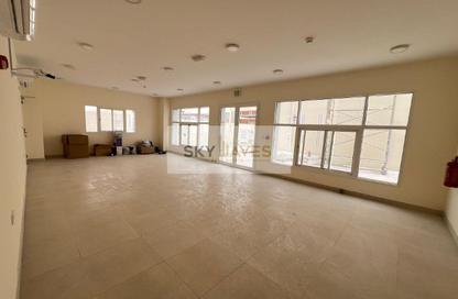 Warehouse - Studio - 3 Bathrooms for rent in East Industrial Street - Birkat Al Awamer - Al Wakra