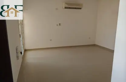 شقة - 3 غرف نوم - 3 حمامات للايجار في فريج بن عمران - الدوحة